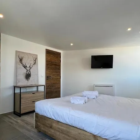 Le Super Refuge De L'ecureuil Apartament Enchastrayes