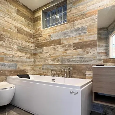 Le Super Refuge De L'ecureuil Enchastrayes