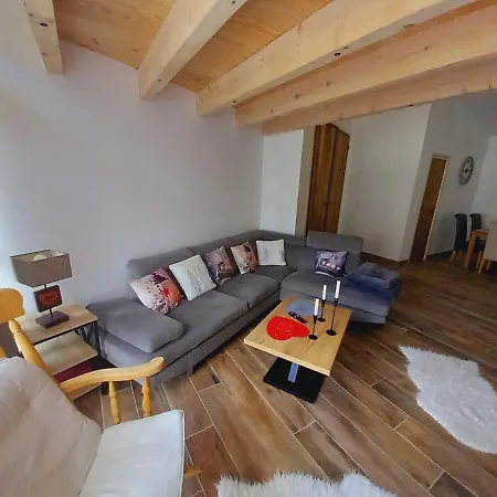 Le Super Refuge De L'ecureuil Enchastrayes