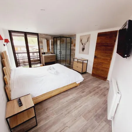 Le Super Refuge De L'ecureuil Lägenhet Enchastrayes