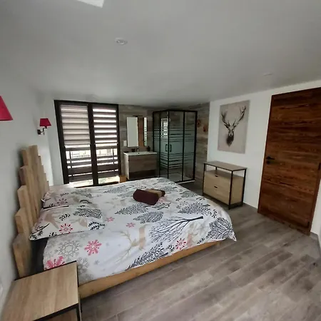 Le Super Refuge De L'ecureuil Lägenhet Enchastrayes