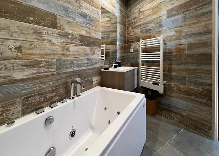 Le Super Refuge De L'ecureuil * Enchastrayes